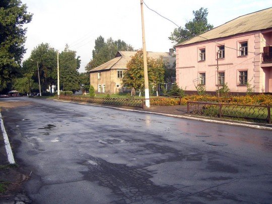 Одна из центральных улиц города - Gorskoe.jpg