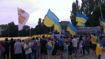 Проукраинский митинг в Мариуполе - Mariupol-Ploshad-04.jpg