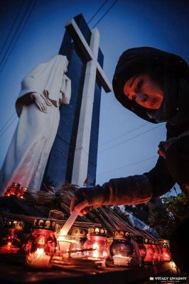 В Запорожье жители почтили память жертв Голодомора 1932-33 годов - 00001-Golodomor.jpg