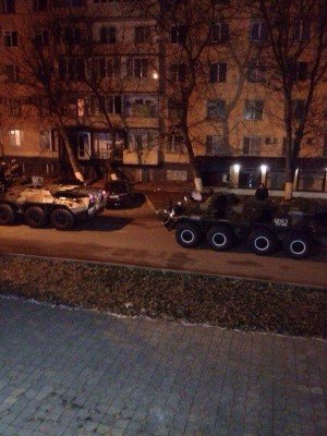 По городу пронеслись БТР-ы российских силовиков - BTR-RF.jpg