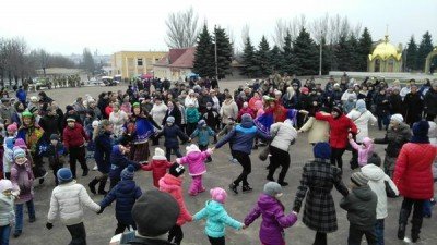 Дети водили хороводы