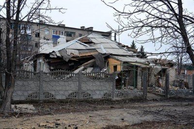 Еле стоит