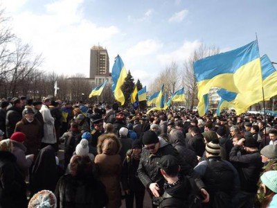 Луганский Майдан собрал немало людей