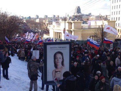 Людей много, конца и края не видать