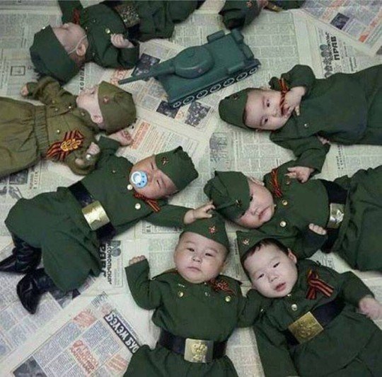 Младенцы в военной форме