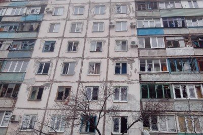 Многоэтажка в Мариуполе, пострадавшая при артобстреле