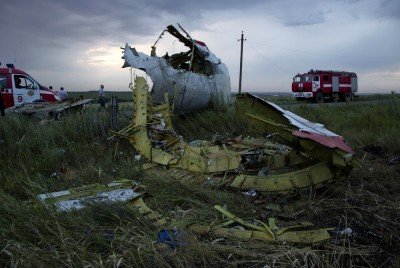 Обломки Боинга-777, упавшего под Грабово