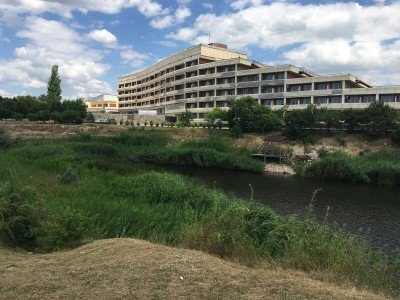 Полузаброшенный пансионат