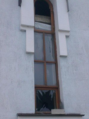 Разбитое окно