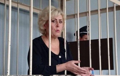 Штепа за решеткой