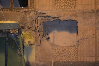 Стена практически отсутствует