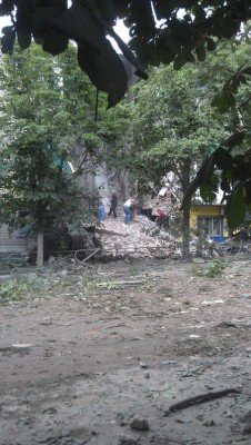 Так выглядит центральная улица Снежного после авиаудара