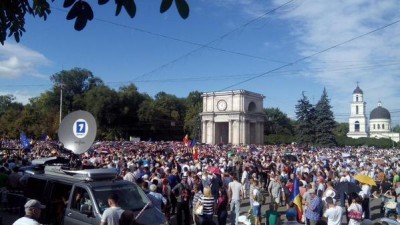 Телевидение уже выставило свои антенны