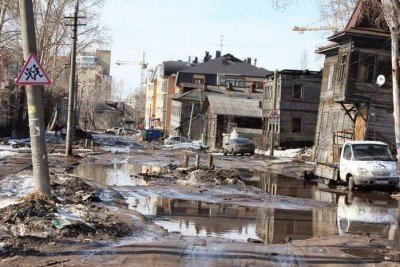 Типичная улица в России, где-то в глубинке, если быть точно