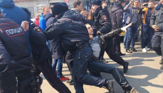 В Москве стартовал митинг против коррупции Он вам не Димон  - navala (3).jpg