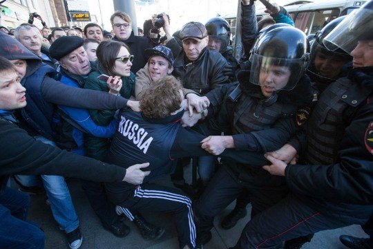 В Москве стартовал митинг против коррупции Он вам не Димон  - navala (4).jpg