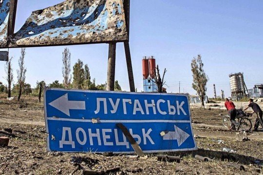 В ОРДЛО готовят жителям сюрприз после приезда кураторов из РФ: Дали указания искать источники  - donetsk-lugansk.jpg