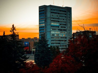 Вечерний Луганск с флагом Лугандонии