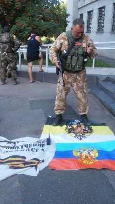 Захваченная атрибутика ЛНР в Попасной