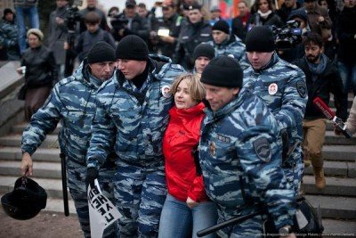 Женщину задержали за плакат &quot;Путин - убийца&quot;