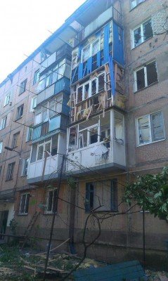 Жилой дом, выбиты окна, повреждены балконы